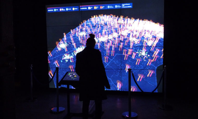 Conectados. Una mirada a la tecnología que nos acerca